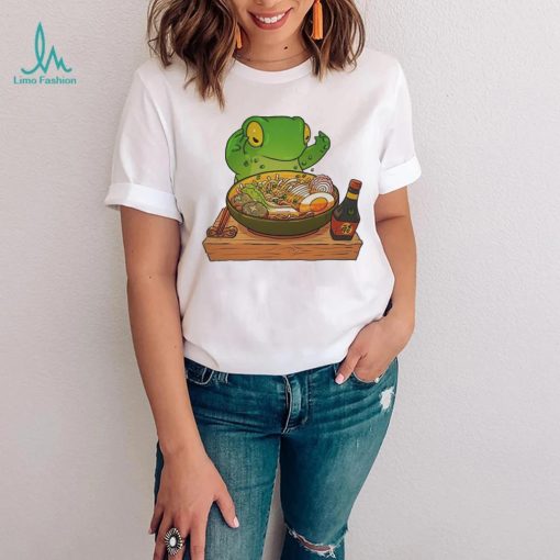 Frog making ramen art shirt