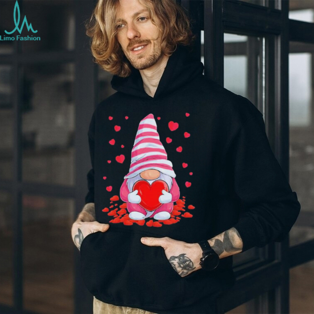 Gnomes Holding Hearts Men Women Couples Valentine’s Day Shirt Gnomes Holding Hearts Men Women Couples Valentine’s Day Shirt