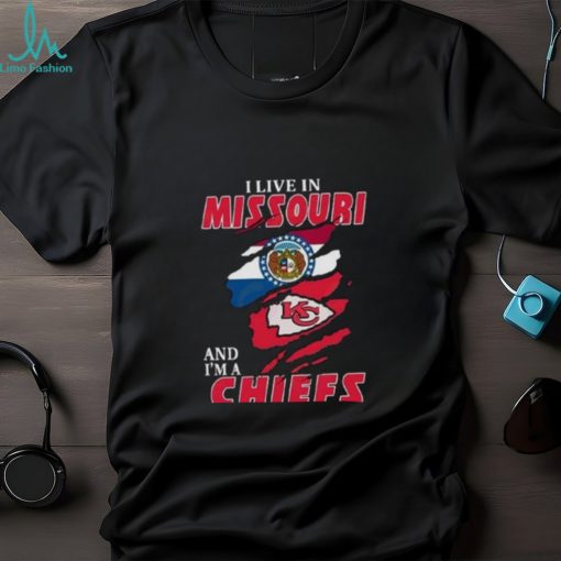 I Live In Missouri And Im A Chiefs Fan Forever Shirt Longsleeve T shirt