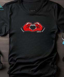 Kansas City Chiefs Travis Kelce heart hands shirt