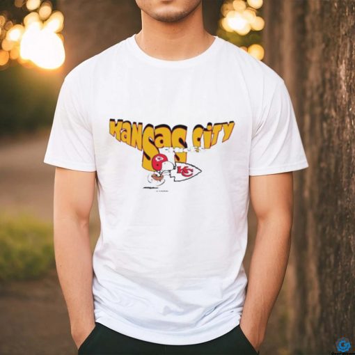 Kansas City Chiefs football Snoopy logo t shirt