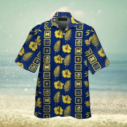 Michigan Wolverines Short Sleeve Button Up Tropical Hawaiian Shirt VER01