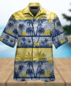 Michigan Wolverines Short Sleeve Button Up Tropical Hawaiian Shirt VER016