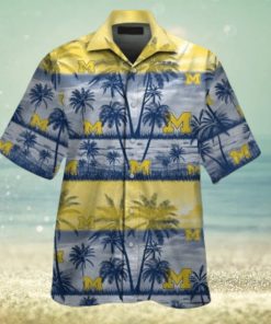 Michigan Wolverines Short Sleeve Button Up Tropical Hawaiian Shirt VER016