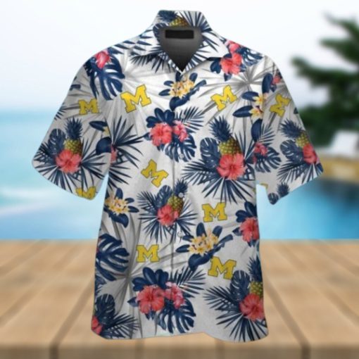 Michigan Wolverines Short Sleeve Button Up Tropical Hawaiian Shirt VER019