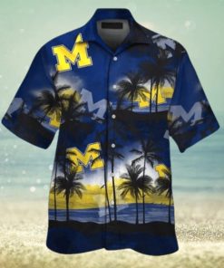 Michigan Wolverines Short Sleeve Button Up Tropical Hawaiian Shirt VER026