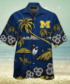 Michigan Wolverines Short Sleeve Button Up Tropical Hawaiian Shirt VER027