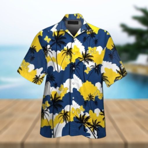 Michigan Wolverines Short Sleeve Button Up Tropical Hawaiian Shirt VER031