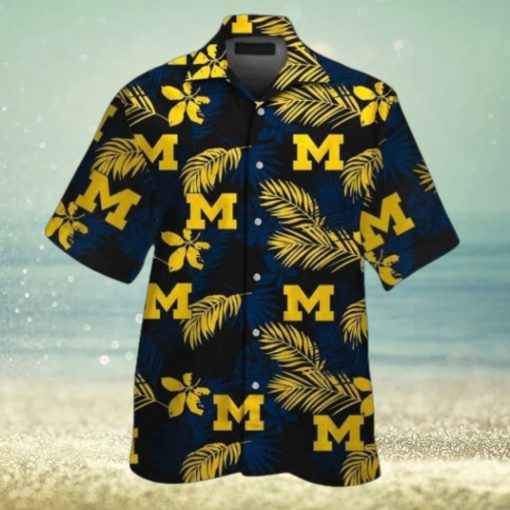 Michigan Wolverines Short Sleeve Button Up Tropical Hawaiian Shirt VER08