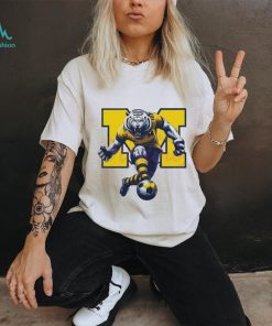 Michigan Wolverines vintage university tiger play football Unisex Tshirt