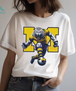 Michigan Wolverines vintage university tiger play football Unisex Tshirt