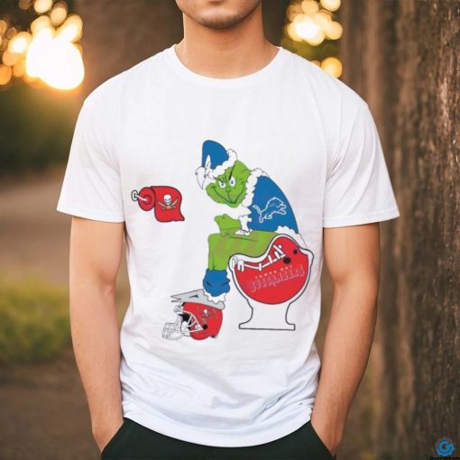 NFL Grinch Detroit Lions Sitting On Toilet Tampa Bay Buccaneers Shirt