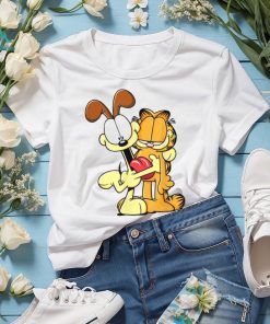 Odie Hugging Garfield T Shirt