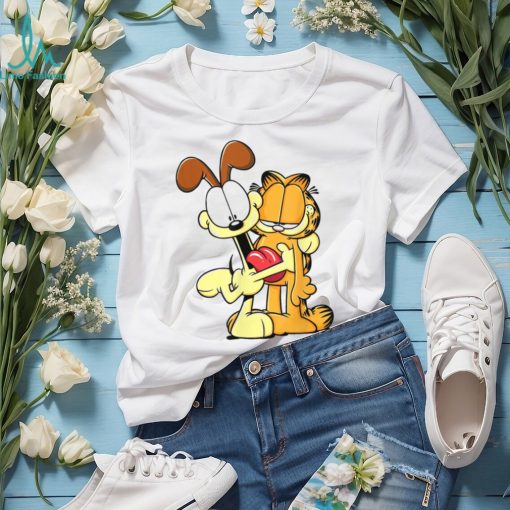 Odie Hugging Garfield T Shirt