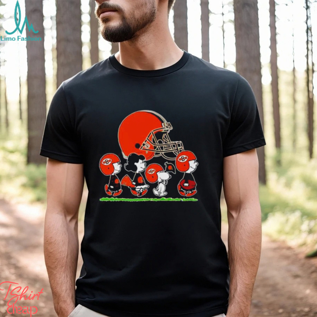 Peanuts Snoopy Team player with the Cleveland Browns football NFL shirt Peanuts Snoopy Team player with the Cleveland Browns football NFL shirt