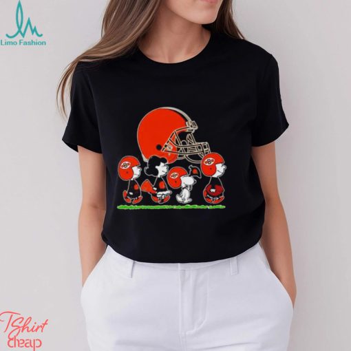 Peanuts Snoopy Team player with the Cleveland Browns football NFL shirt