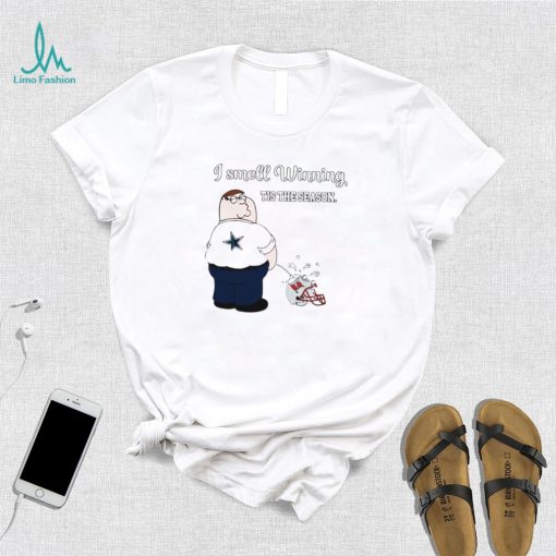 Peter Griffin Dallas Cowboys I smell winning tis the season peeing on Tampa Bay Buccaneers helmet shirt