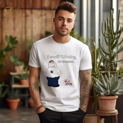 Peter Griffin Dallas Cowboys I smell winning tis the season peeing on Tampa Bay Buccaneers helmet shirt