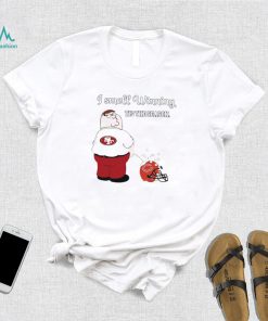 Peter Griffin San Francisco 49ers peeing on Chicago Bears helmet I smell winning tis the season shirt