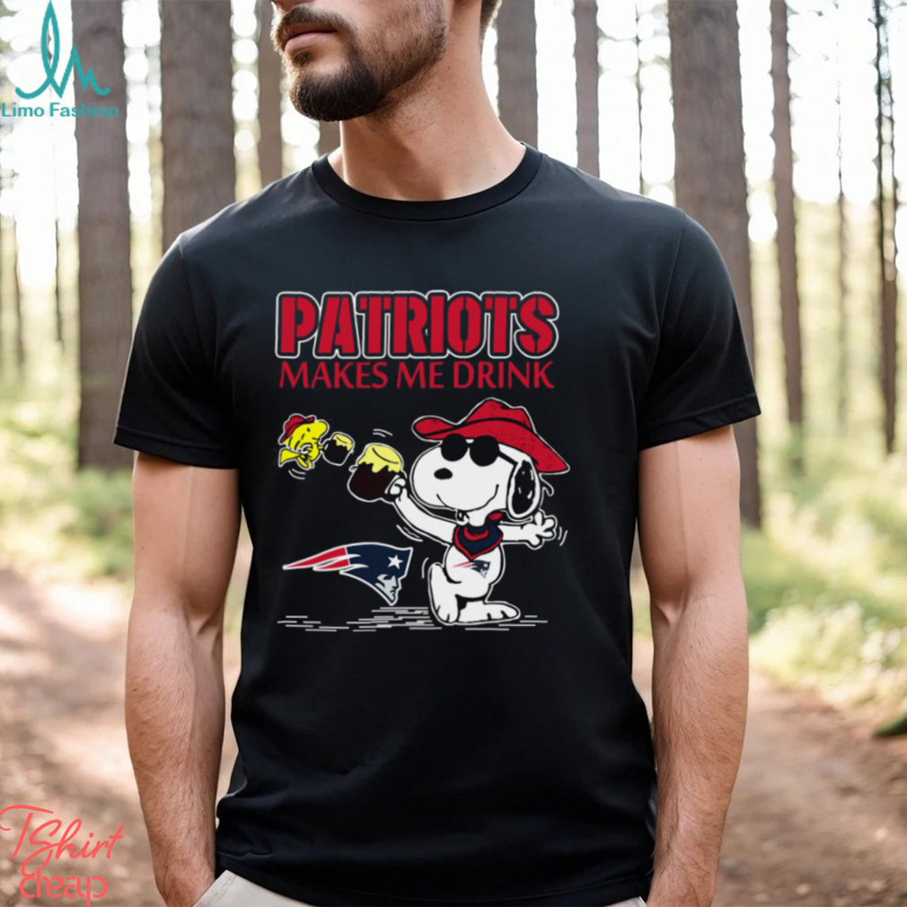 Snoopy New England Patriots Make Me Drinks Shirt Snoopy New England Patriots Make Me Drinks Shirt