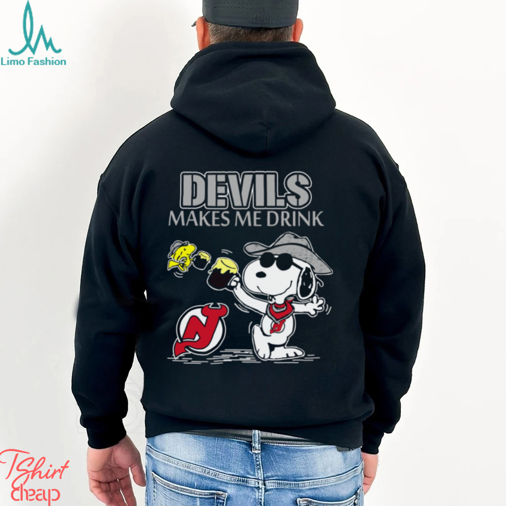 Snoopy New Jersey Devils Make Me Drinks Shirt Snoopy New Jersey Devils Make Me Drinks Shirt