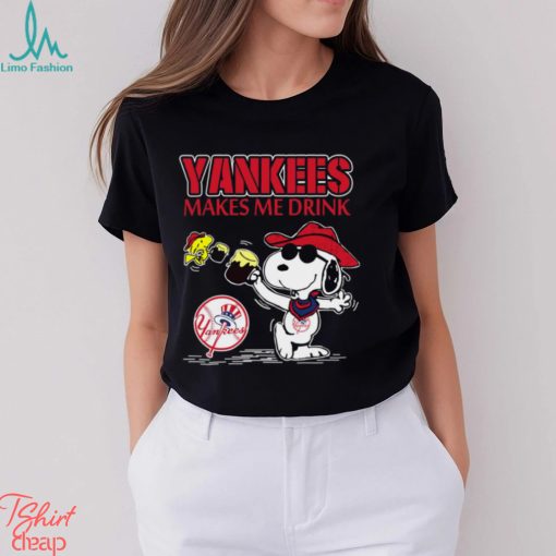 Snoopy New York Yankees Makes Me Drinks Shirt