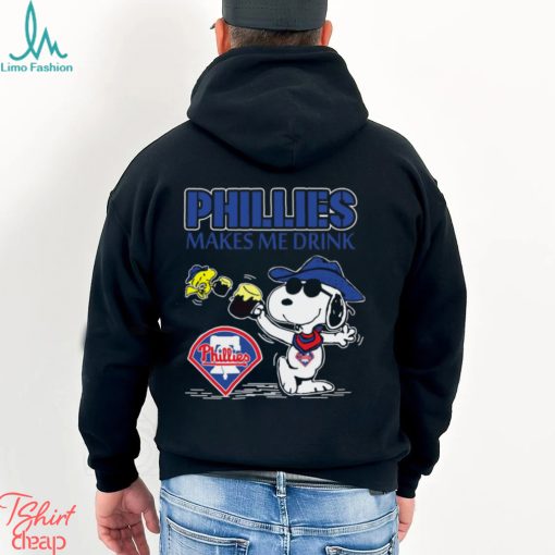 Snoopy Philadelphia Phillies Makes Me Drinks Shirt
