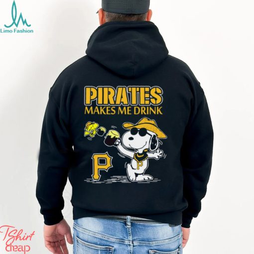 Snoopy Pittsburgh Pirates Makes Me Drinks Shirt
