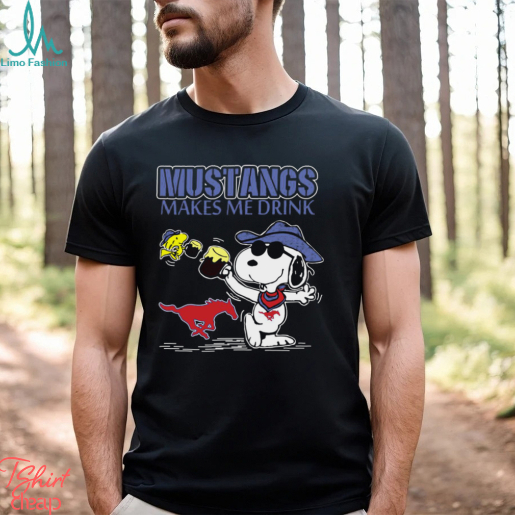 Snoopy Smu Mustangs Make Me Drinks Shirt Snoopy Smu Mustangs Make Me Drinks Shirt