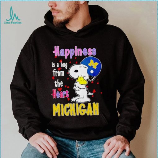 Snoopy and Woodstock happiness is a hug from the heart Michigan Wolverines shirt