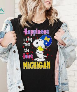 Snoopy and Woodstock happiness is a hug from the heart Michigan Wolverines shirt