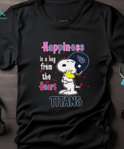 Snoopy and Woodstock happiness is a hug from the heart Tennessee Titans shirt
