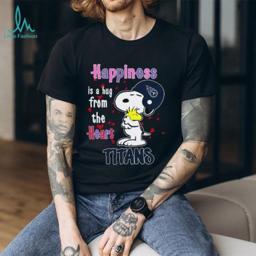 Snoopy and Woodstock happiness is a hug from the heart Tennessee Titans shirt