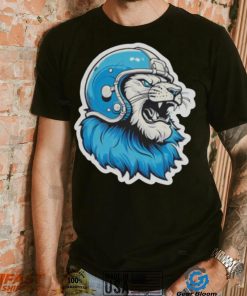 Strong Detroit Lion Wearing Helmet shirt
