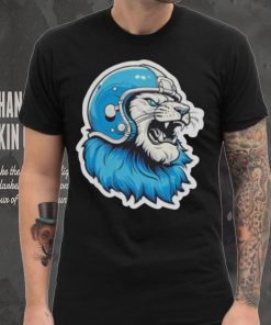 Strong Detroit Lion Wearing Helmet shirt