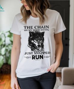 THE CHAIN ON MY MOON SWING Wolf Classic T Shirt