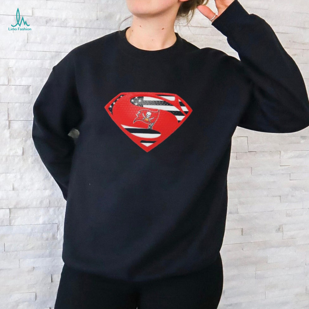Tampa Bay Buccaneers Superman logo shirt Tampa Bay Buccaneers Superman logo shirt