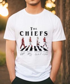 The Kansas City Chiefs Andy Reid Travis Kelce Patrick Mahomes and Chris Jones abbey road signatures shirt