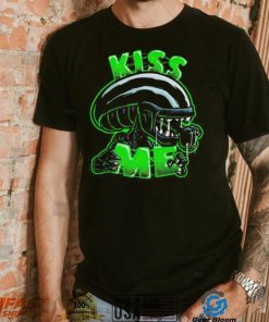 Xenomorph wants a kiss shirt