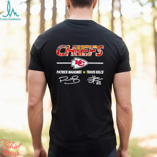 Chiefs Patrick Mahomes and Travis Kelce signatures shirt