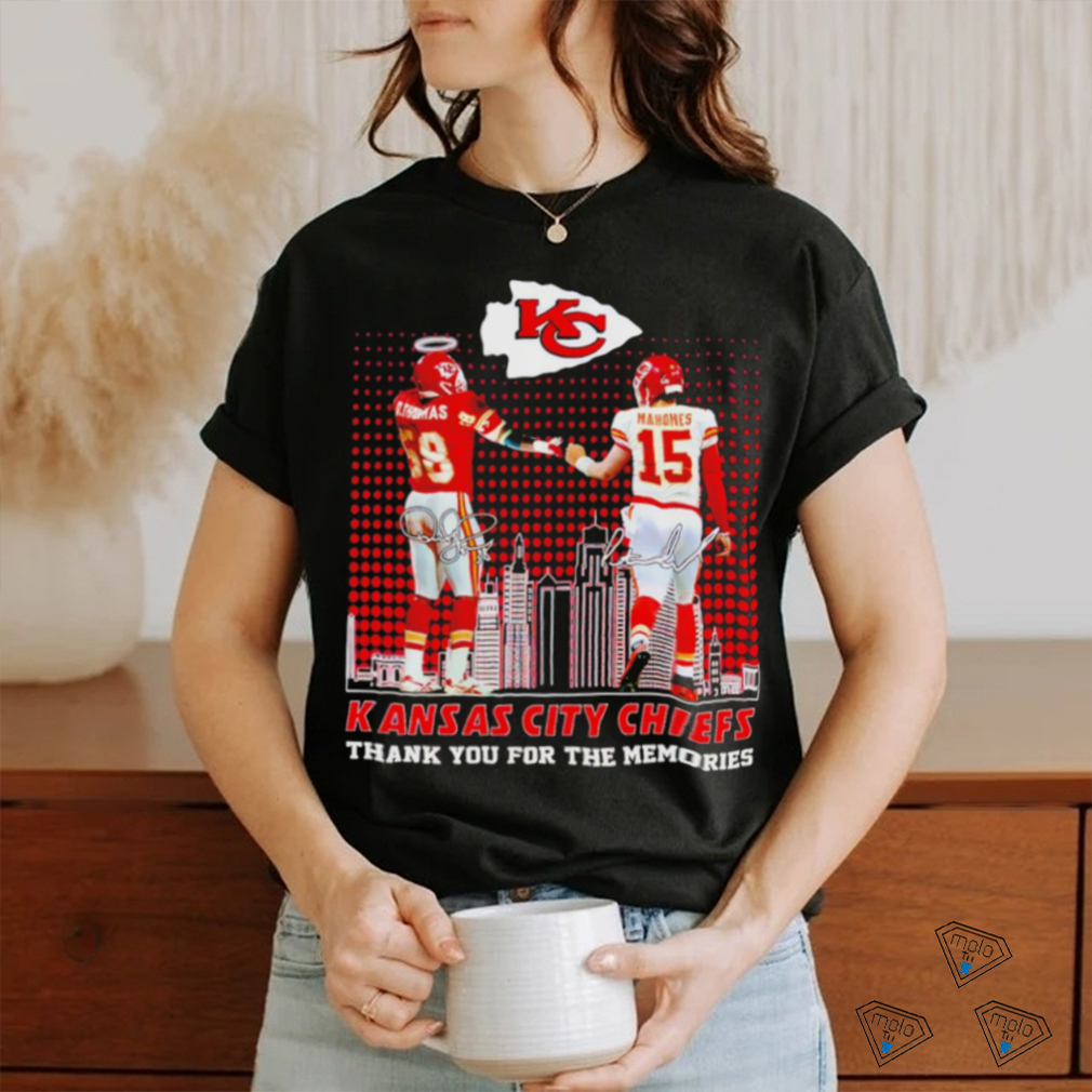 Derrick Thomas vs Patrick Mahomes Chiefs thank you for the memories signatures shirt Derrick Thomas vs Patrick Mahomes Chiefs thank you for the memories signatures shirt