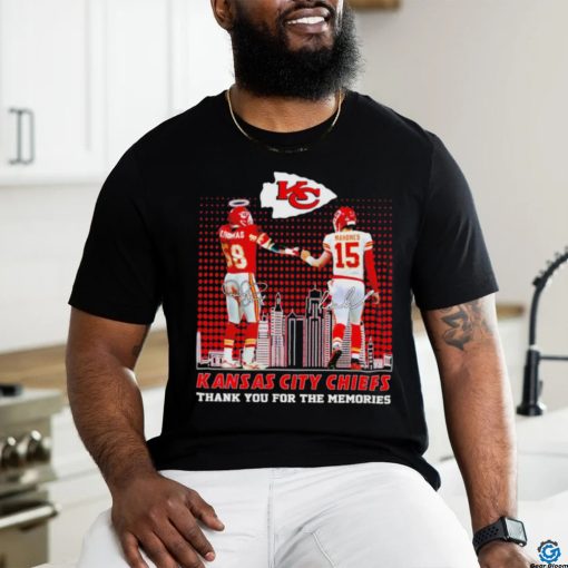Derrick Thomas vs Patrick Mahomes Chiefs thank you for the memories signatures shirt