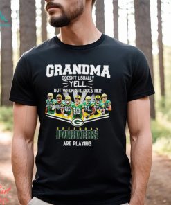 NFL Grandma Doesn’t Usually Yell But When She Does Her Green Bay Packers Are Playing Football Team signature shirt