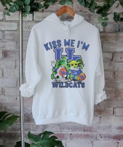 Official kentucky Wildcats Happy St. Patrick’s Day Baby Yoda T Shirt