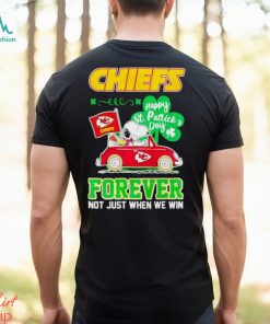 Snoopy and Woodstock driving car Chiefs Happy St Patrick’s Day forever shirt