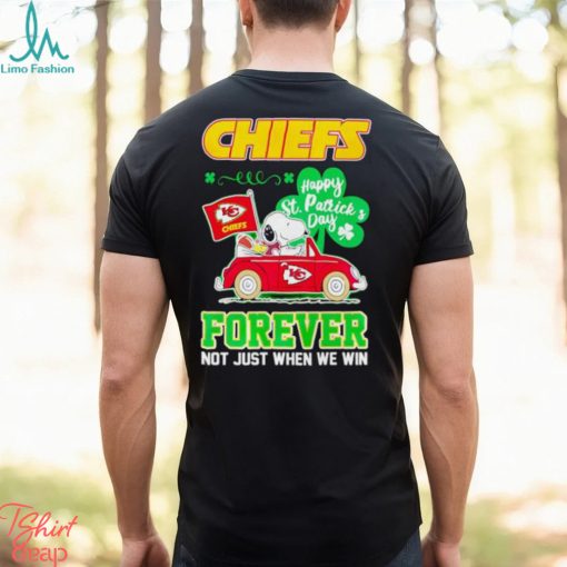 Snoopy and Woodstock driving car Chiefs Happy St Patrick’s Day forever shirt