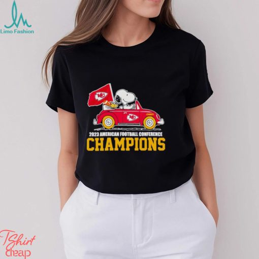Snoopy and Woodstock driving car Kansas City Chiefs 2023 AFC Champions shirt