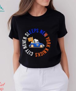Snoopy and Woodstock driving car city never sleeps New York Knicks shirt