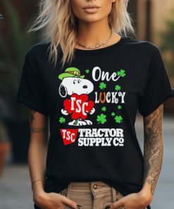 Snoopy one lucky Tractor Supply Co happy Patrick Day Shirt