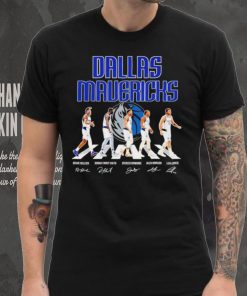 Dallas Mavericks men’s basketball famous player signatures logo 2024 shirt
